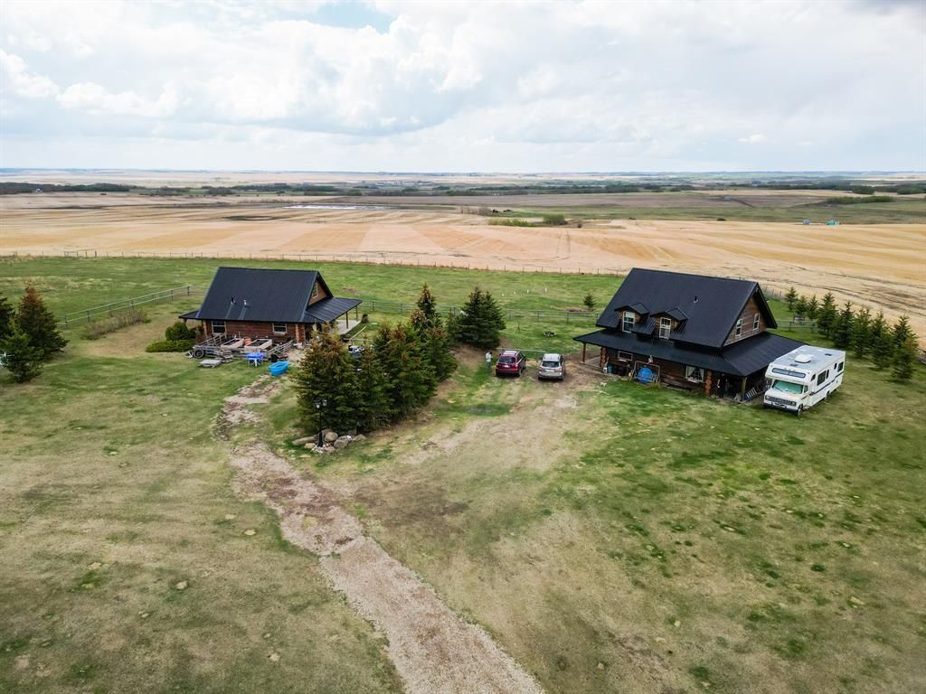 Main Photo: 322062 Range Road 261: Rural Kneehill County Detached for sale : MLS®# A2046999