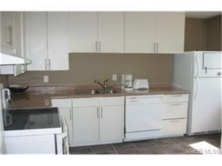 Photo 2: 840 Reed St in VICTORIA: Vi Mayfair Half Duplex for sale (Victoria)  : MLS®# 439261