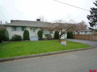 Photo 1: 46542 Pine Avenue in Chilliwack: House for sale : MLS®# H1101747