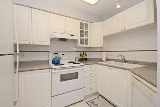 Photo 9: 301 250 W 4TH Street in North Vancouver: Lower Lonsdale Condo for sale in "Harbour Mews" : MLS®# R2212939