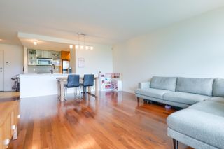 Photo 3: 507 980 COOPERAGE Way in Vancouver: Yaletown Condo for sale in "COOPERS POINTE" (Vancouver West)  : MLS®# R2783959