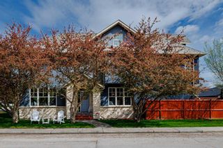 Main Photo: 2440 25 Street SW in Calgary: Richmond Detached for sale : MLS®# A2132788