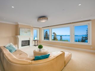 Photo 14: 13720 MARINE Drive: White Rock House for sale (South Surrey White Rock)  : MLS®# R2668323