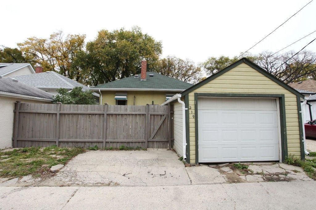 Photo 36: Photos: 219 Sherburn Street in Winnipeg: WOLSELEY Single Family Detached for sale (West Winnipeg)  : MLS®# 1424517