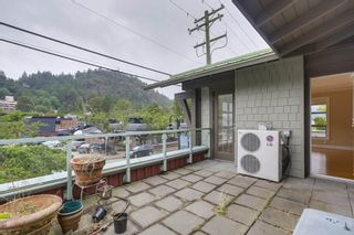 Photo 3: 206 6688 ROYAL Avenue in West Vancouver: Horseshoe Bay WV Condo for sale in "Galleries on the Bay" : MLS®# R2410862