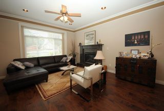 Photo 2: 4292 PARKER Street in Burnaby: Willingdon Heights 1/2 Duplex for sale (Burnaby North)  : MLS®# R2168960