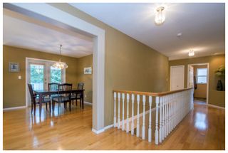 Photo 3: 2915 Canada Way in Sorrento: Cedar Heights House for sale : MLS®# 10148684