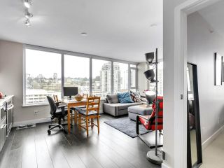 Photo 2: 1605 668 COLUMBIA Street in New Westminster: Quay Condo for sale in "TRAPP & HOLBROOK" : MLS®# R2530723
