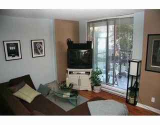Photo 3: 203 833 AGNES Street in New_Westminster: Downtown NW Condo for sale in "THE NEWS" (New Westminster)  : MLS®# V645837