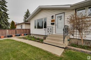 Photo 2: 8814 161 Street in Edmonton: Zone 22 House for sale : MLS®# E4292099