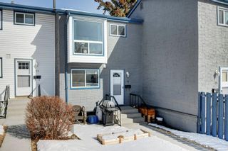 Photo 1: 14 6440 4 Street NW in Calgary: Thorncliffe Row/Townhouse for sale : MLS®# A2032258