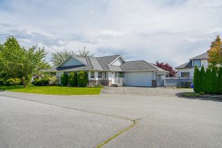 Photo 34: 6293 189A Street in Surrey: Cloverdale BC House for sale in "Clover Ridge" (Cloverdale)  : MLS®# R2701774