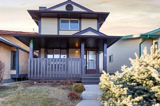 Photo 2: 18 Woodglen Crescent SW in Calgary: Woodbine Detached for sale : MLS®# A2124242