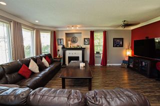 Photo 3: 8144 TOPPER Drive in Mission: Mission BC House for sale in "College Heights" : MLS®# R2065239