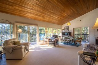 Photo 4: 1102 Stanley Point Rd in Pender Island: GI Pender Island House for sale (Gulf Islands)  : MLS®# 894959