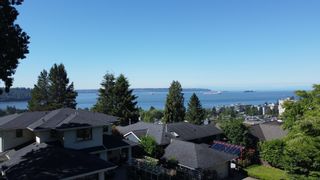 Photo 5: 1066 FULTON Avenue in West Vancouver: Sentinel Hill House for sale : MLS®# R2758151