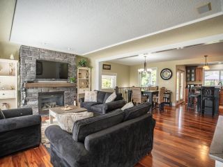 Photo 2: 33897 VICTORY Boulevard in Abbotsford: Central Abbotsford House for sale : MLS®# R2683944