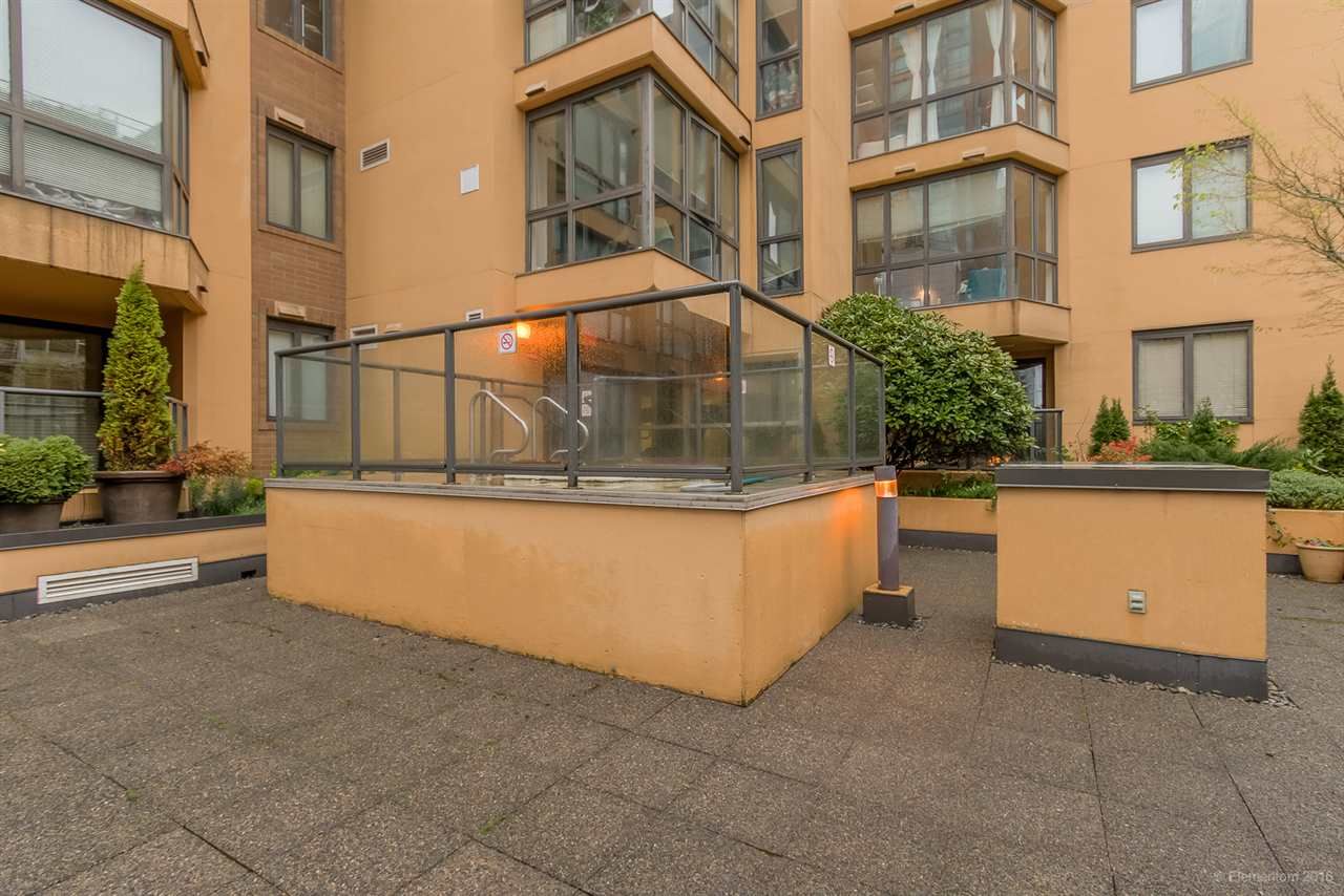 Photo 19: Photos: 204 488 HELMCKEN Street in Vancouver: Yaletown Condo for sale in "ROBINSON TOWER" (Vancouver West)  : MLS®# R2058966