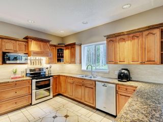 Photo 10: 672 Stewart Mountain Rd in Highlands: Hi Eastern Highlands House for sale : MLS®# 928879
