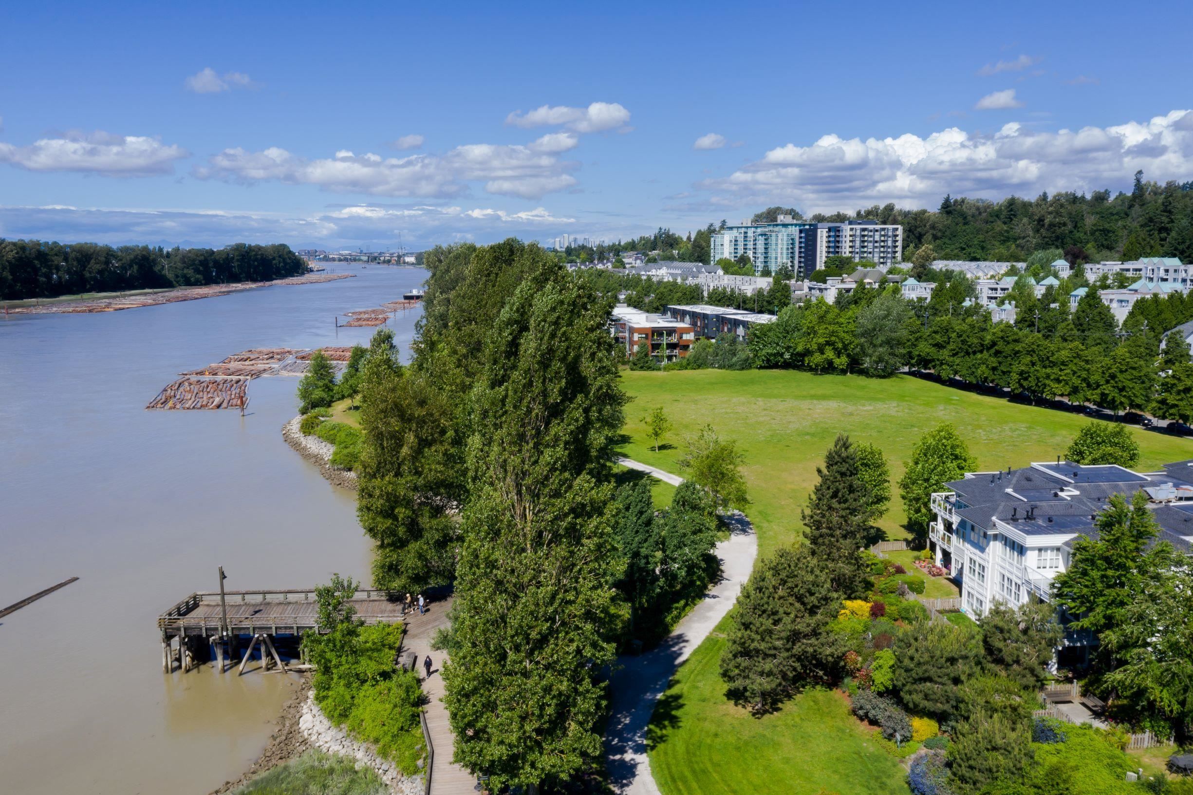 Main Photo: 8589 AQUITANIA Place in Vancouver: South Marine Townhouse for sale in "Southampton" (Vancouver East)  : MLS®# R2753591