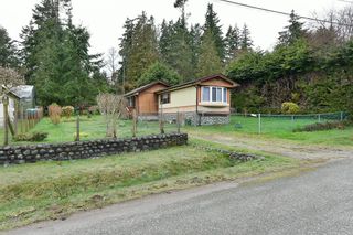 Photo 1: 257 RYAN Drive in Gibsons: Gibsons & Area Manufactured Home for sale (Sunshine Coast)  : MLS®# R2767737