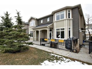 Photo 1: 2 1623 27 Avenue SW in Calgary: South Calgary House for sale : MLS®# C4003204