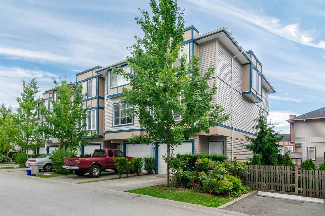 Photo 2: Photos: 28 13899 LAUREL Drive in Surrey: Whalley Townhouse for sale in "Emerald Gardens" (North Surrey)  : MLS®# R2465107