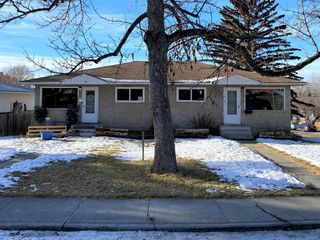 Photo 2: 1047 16A Street NE in Calgary: Mayland Heights Full Duplex for sale : MLS®# A2013442