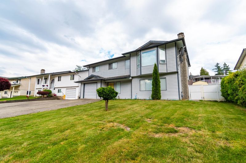 FEATURED LISTING: 1430 KASLO Court Abbotsford