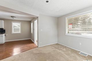 Photo 3: 427 T Avenue South in Saskatoon: Pleasant Hill Residential for sale : MLS®# SK920196