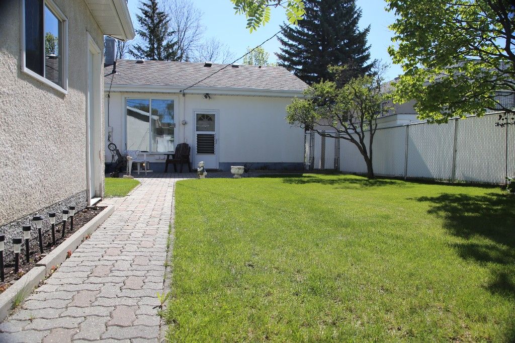Photo 33: Photos: 310 Raquette Street in Winnipeg: Westwood Single Family Detached for sale (West Winnipeg)  : MLS®# 1513263