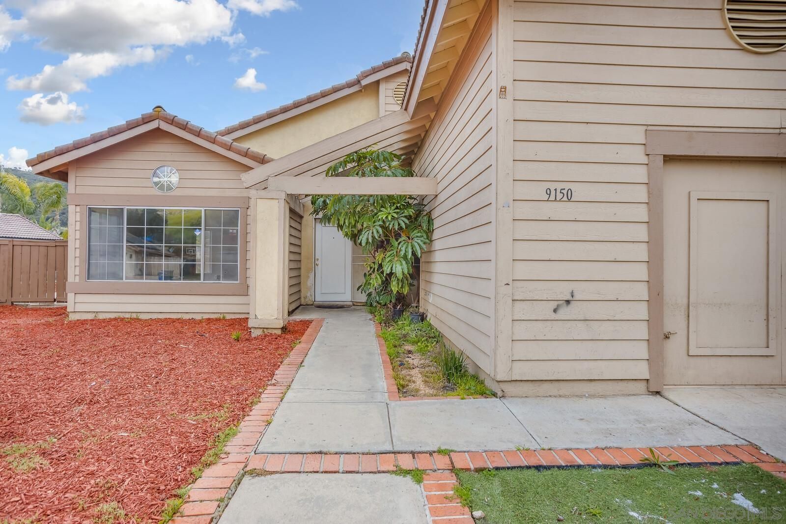 Main Photo: SANTEE House for rent : 4 bedrooms : 9150 Canyon Park Terr