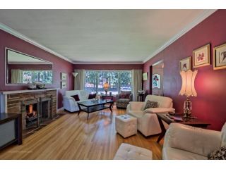 Photo 2: 2027 BRIDGMAN Avenue in North Vancouver: Pemberton Heights House for sale : MLS®# V1061610