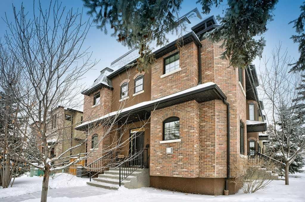 Main Photo: 54 34 Avenue SW in Calgary: Erlton Row/Townhouse for sale : MLS®# A2102467