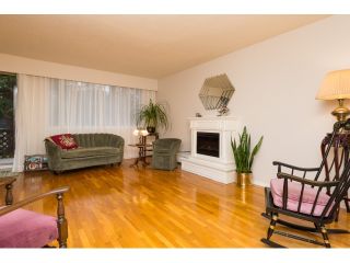 Photo 5: 911 555 W 28TH Street in North Vancouver: Upper Lonsdale Condo for sale in "CEDAR BROOKE VILLAGE" : MLS®# R2027545