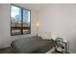 Photo 9: 404 531 BEATTY Street in Vancouver: Downtown VW Condo for sale in "531 BEATTY" (Vancouver West)  : MLS®# V1032167