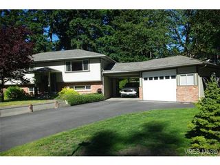 Photo 1: 2915 Pickford Rd in VICTORIA: Co Colwood Lake House for sale (Colwood)  : MLS®# 669069