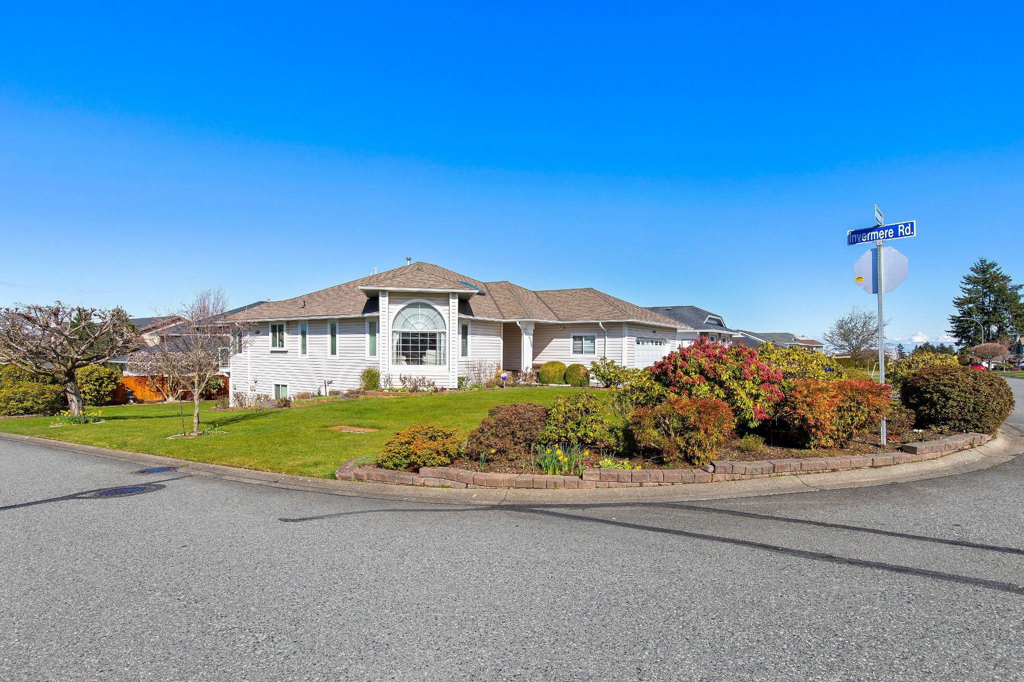Main Photo: 6066 Christopher Road in Nanaimo: House for sale (Islands-Van. & Gulf)  : MLS®# 898139
