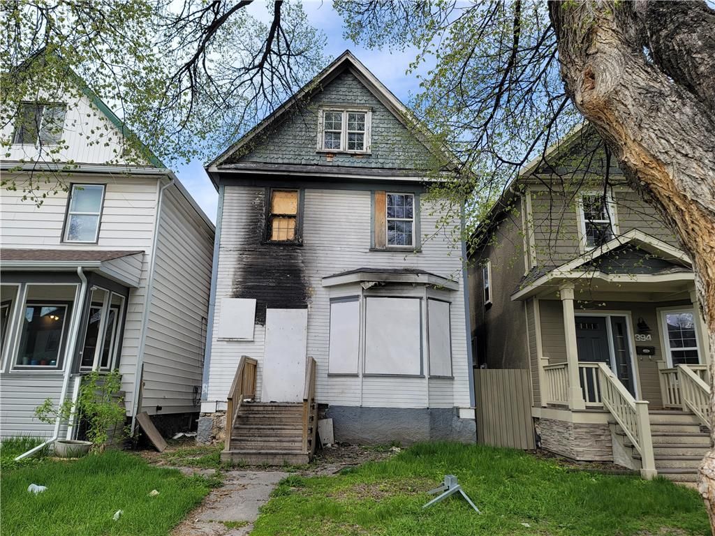 Main Photo: 392 Victor Street in Winnipeg: West End Residential for sale (5A)  : MLS®# 202224032