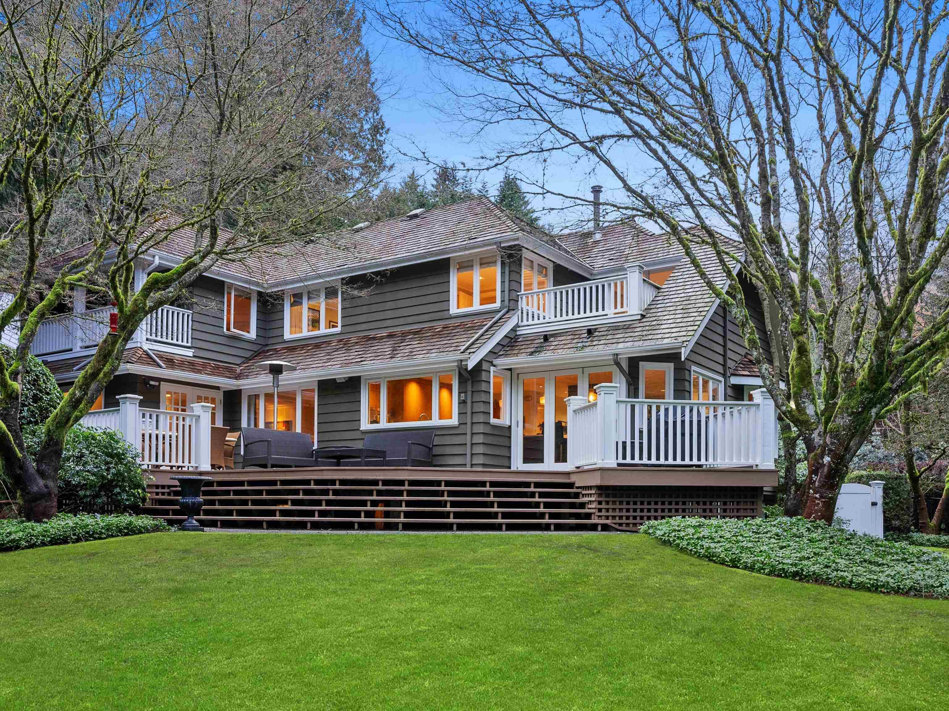 Main Photo: 2997 ROSEBERY Avenue in West Vancouver: Altamont House for sale : MLS®# R2846437