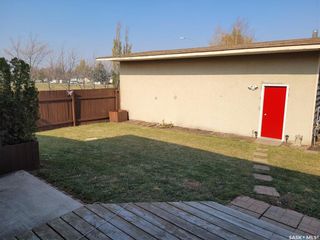 Photo 2: 326 Churchill Drive in Melfort: Residential for sale : MLS®# SK930297
