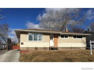 Photo 1: 4910 SHERWOOD Drive in Regina: Regent Park Single Family Dwelling for sale (Regina Area 02)  : MLS®# 565264