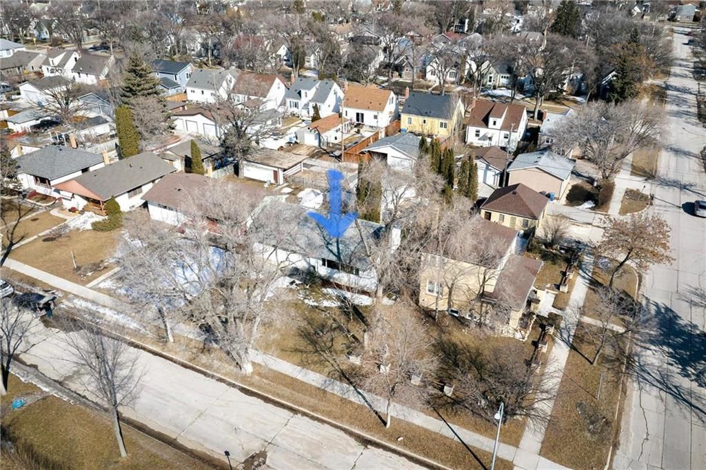 Photo 44: Photos: 70 Champlain Street in Winnipeg: Norwood Residential for sale (2B)  : MLS®# 202105429