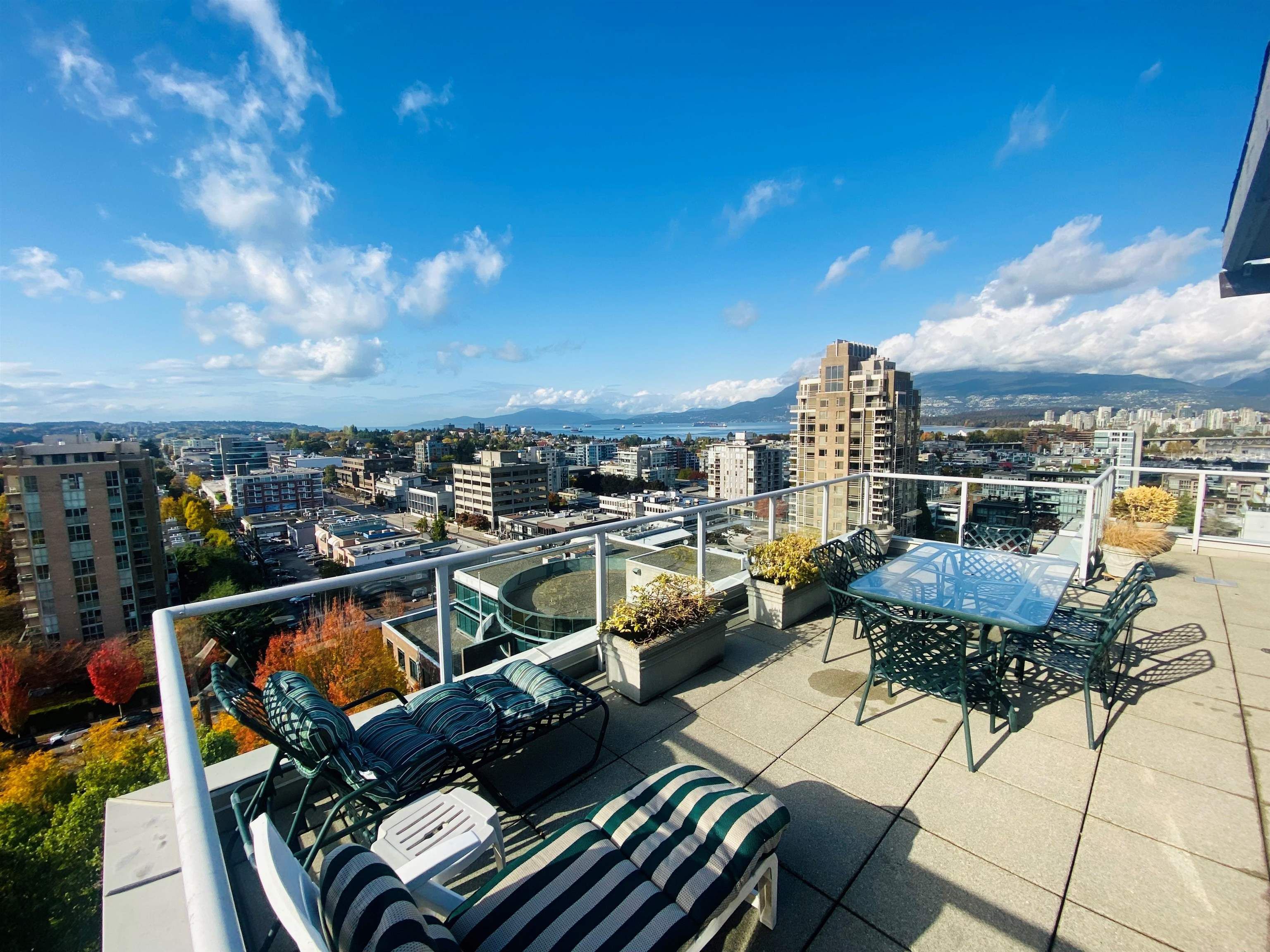 Main Photo: 1401 1575 W 10TH Avenue in Vancouver: Fairview VW Condo for sale in "Triton" (Vancouver West)  : MLS®# R2734936