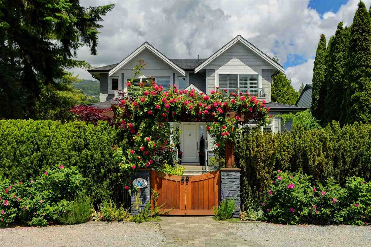 Main Photo: 1249 JEFFERSON Avenue in West Vancouver: Ambleside House for sale : MLS®# R2378519