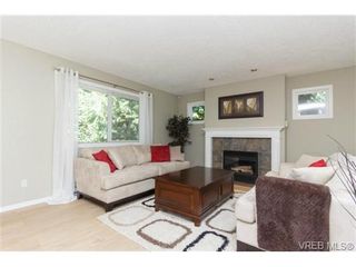 Photo 3: 5181 Lochside Dr in VICTORIA: SE Cordova Bay House for sale (Saanich East)  : MLS®# 709167
