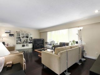 Photo 6: 3565 CHRISDALE Avenue in Burnaby: Government Road House for sale (Burnaby North)  : MLS®# R2467805