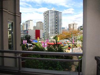 Photo 19: 207 1208 BIDWELL Street in Vancouver: West End VW Condo for sale in "Baybreeze" (Vancouver West)  : MLS®# R2409529