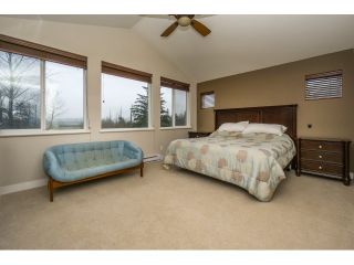 Photo 11: 7083 177A STREET in Surrey: Cloverdale BC House for sale (Cloverdale)  : MLS®# R2034691