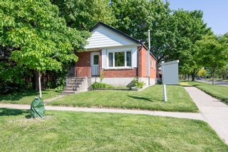 Photo 1: 26 Florens Avenue in Toronto: Clairlea-Birchmount House (Bungalow) for sale (Toronto E04)  : MLS®# E6060552
